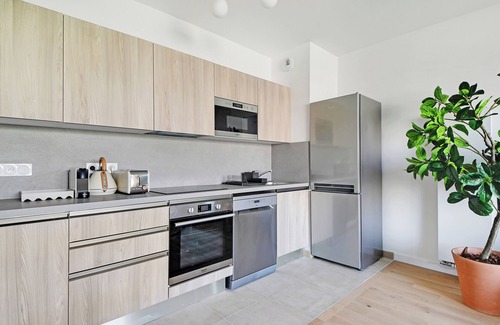 Clichy Apartamento | A Bright 3-BR/2BA in Clichy