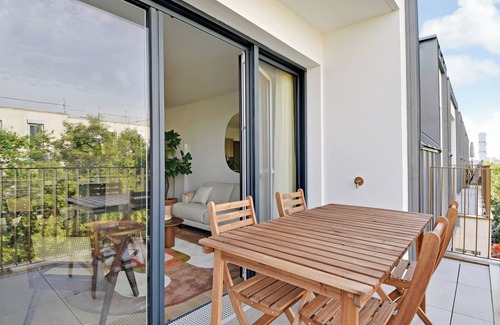 Clichy Apartamento | A Bright 3-BR/2BA in Clichy