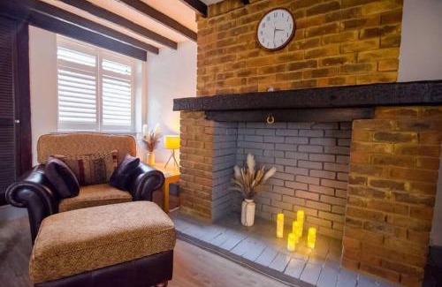 Staines Casa | A Bright and Spacious Gem
