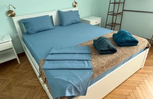 Attiki Apartamento | A bright flat with garden, a private urban oasis in Athens