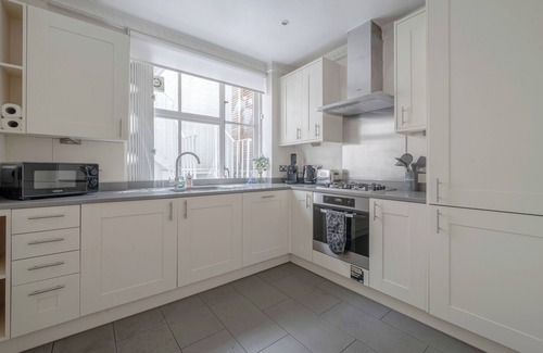 Westminster Apartamento | ❄️ A/C. Lift 🛗 EarlyDrop ⏰ FlexPolicy 🔄 King 👑 Full Kitchen 👨‍🍳 W/D 🧺