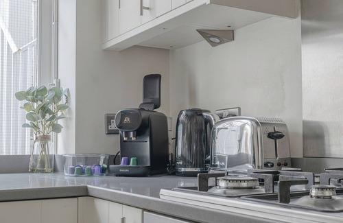 Westminster Apartamento | ❄️ A/C. Lift 🛗 EarlyDrop ⏰ FlexPolicy 🔄 King 👑 Full Kitchen 👨‍🍳 W/D 🧺
