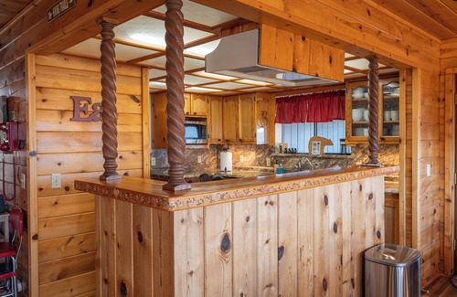 Ahwahnee Casa | A cabin look house with Dome Room/Spa/Pool/View/Play Set/Game Room/FamilyFun