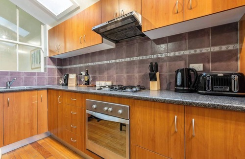Carlton North Casa | A Carlton Classic Quaint Inner City Getaway