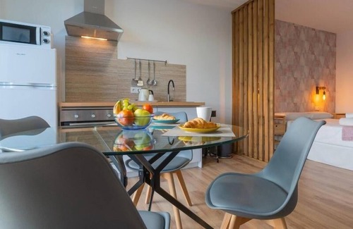 Frije Apartamento | Estudio adaptado .