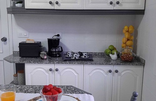 Laias Casa | A CASA DO REGUEIRO, donde disfrutar del vino y el agua termal