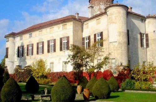 Rocca Grimalda Casa | A Castle Stay in Wine Country