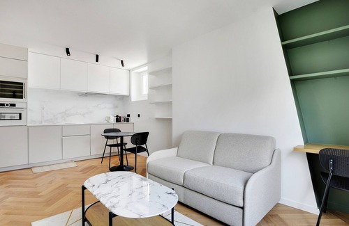 Quartier de Rochechouart Apartamento | A Charming 1-BR/1BA in Montmartre