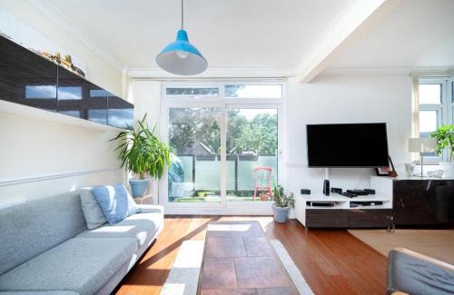 Copers Cope Apartamento | A Charming 1BR apartment in Bromley