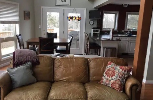 Fairfield Chalet De Esquí | A charming 2-bedroom chalet with outstanding view in the Shenandoah Valley.