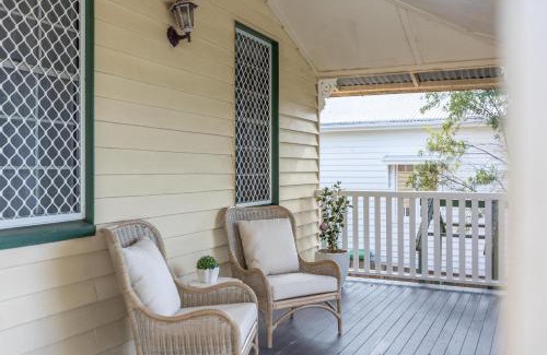 Harristown Casa | A Charming, Central & Family Friendly Cottage