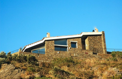 Cadaques Casa | Una encantadora casa familiar con piscina privada en Cadaqués con vistas al mar.
