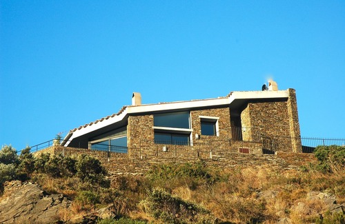Cadaques Casa | Una encantadora casa familiar con piscina privada en Cadaqués con vistas al mar.