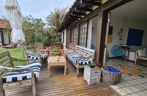 Portal da Ferradura Casa | A charming house, in condominium standing on the sand, Praia Rasa.