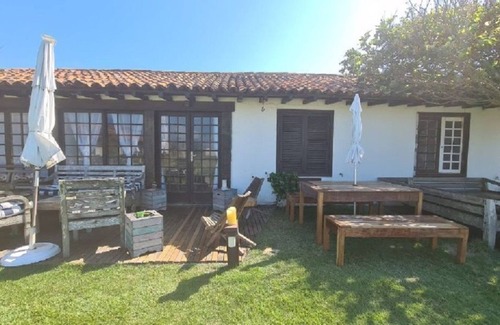 Portal da Ferradura Casa | A charming house, in condominium standing on the sand, Praia Rasa.