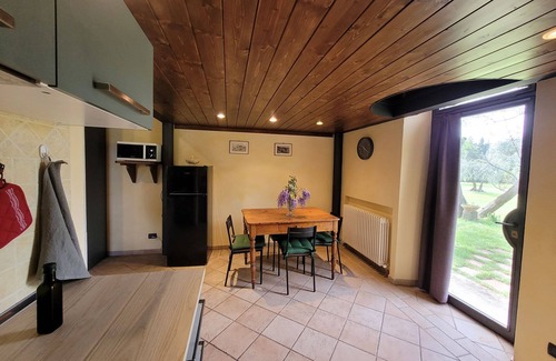 Monteroni d'Arbia Otro | A charming little cottage with spacious private garden