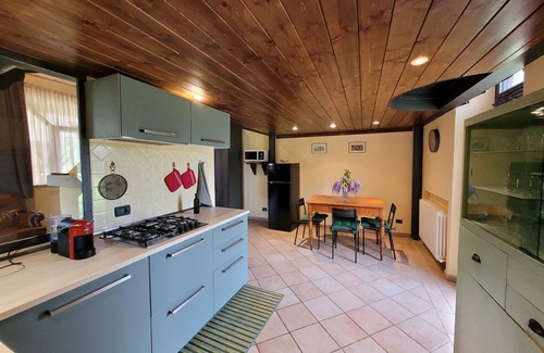 Monteroni d'Arbia Otro | A charming little cottage with spacious private garden