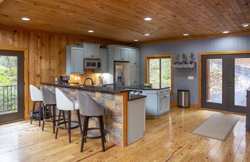 Six Mile Casa | A charming lakefront Lake Keowee home!