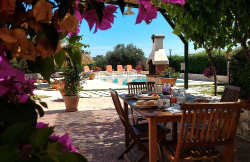 Martina Franca Casa | Un encantador refugio rural de Trulli con piscina privada
