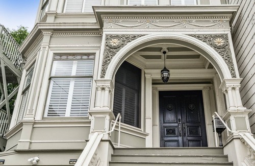 Haight-Ashbury Casa | A charming Victorian home in SF's historic Haight-Ashbury district
