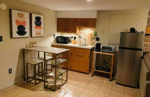 White Bear Lake Apartamento | A cheerful 1-bedroom and 1 bath residential unit.