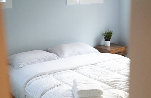 Bayshore Casa | A Cheerful 2-bedroom cottage