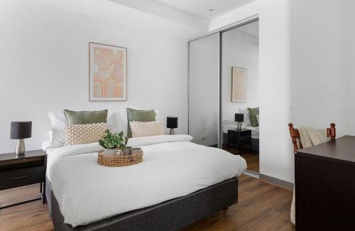 Carlton South Apartamento | A Chic 2BR Apt Near Melbourne Uni FREE Parking