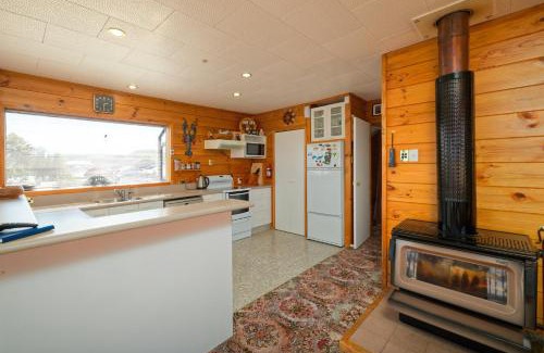 South Bay Casa | A Classic Kiwi Bach in South Bay