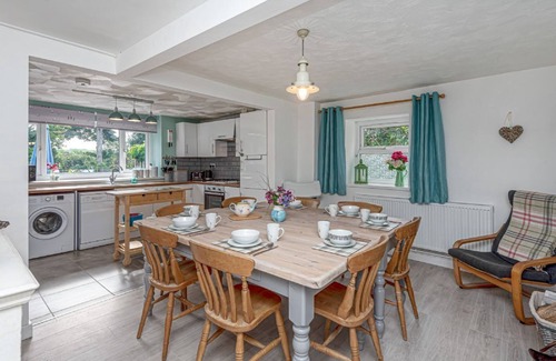 Cemaes Bay Casa | A coastal property that sleeps 8 guests in 4 bedrooms