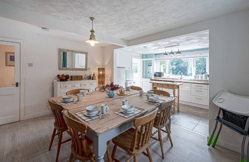 Cemaes Bay Casa | A coastal property that sleeps 8 guests in 4 bedrooms