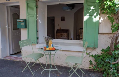 Mouries Casa | A cocoon in the heart of the village