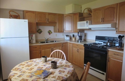 Central Okanagan Casa | Una cómoda suite de 2 habitaciones para sus vacaciones en el sur / centro de Okanagan