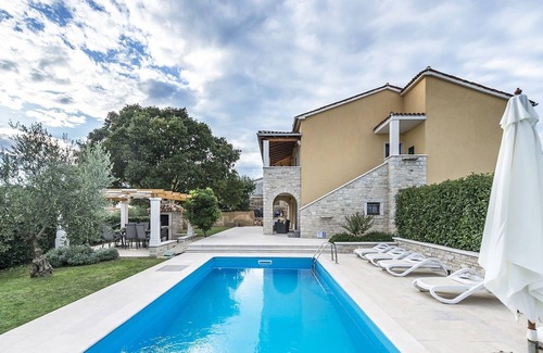 Marasi Cabaña | Fantástica villa en Vrsar con piscina