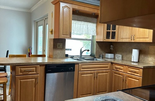 West Perrine Casa | A comfortable stay, close to everything.