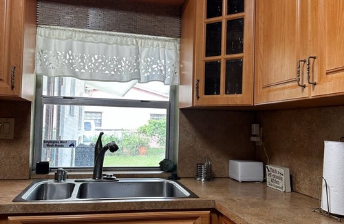 West Perrine Casa | A comfortable stay, close to everything.