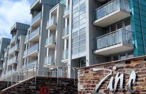 Newquay Apartamento | UN APARTAMENTO EN LA PLAYA CONTEMPORÁNEA £ 100 AHORRO EN 5 NOCHES ESTANCIA DEL 4 AL 16 DE JUNIO