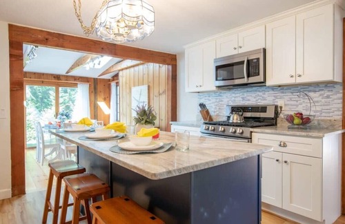 East Harwich Casa | A Contemporary Gem w/Cape Character, Dog Friendly!