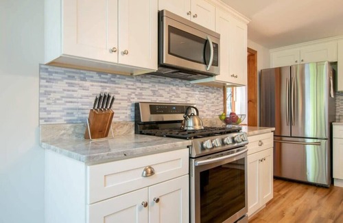 East Harwich Casa | A Contemporary Gem w/Cape Character, Dog Friendly!