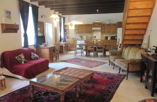 Leuhan Casa | Un granero de piedra convertido, duerme 7 en 4 acres de jardín con piscina climatizada