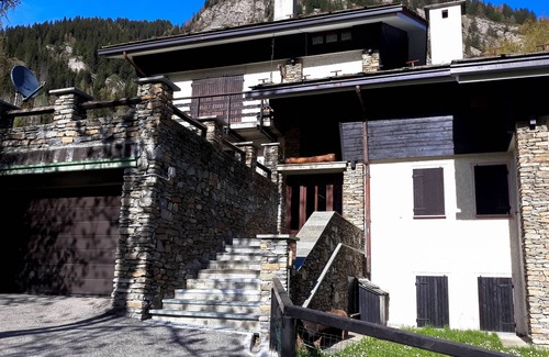 Pre-Saint-Didier Apartamento | Un rincón de paz entre vegetación y montañas.