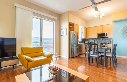 Waterfront Condominio | A Corner Unit with OCEAN VIEWS from EVERY ROOM