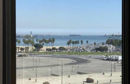 Waterfront Condominio | A Corner Unit with OCEAN VIEWS from EVERY ROOM