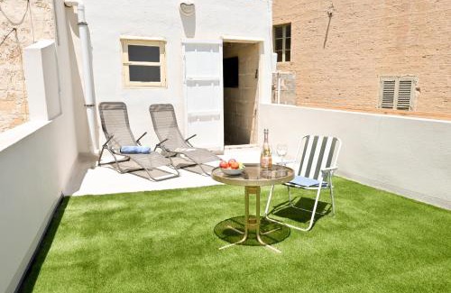 Birzebbuga Apartamento | A Cosy Nest Overlooking The Sea - Happy Rentals