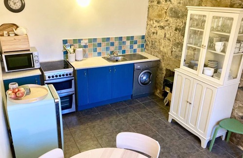 Crosswell Cabaña | A cosy stone farm cottage