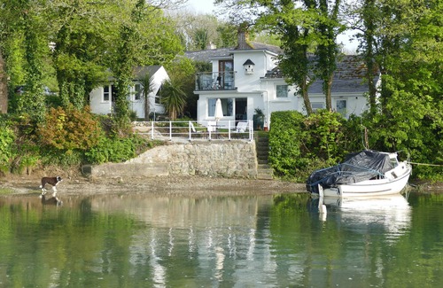 Fethard on Sea Cabaña | Una casa de campo en el borde de las aguas en una posición idílica.