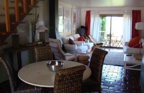 Alcantarilha Casa | A country house near the beach