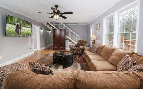 Gatlinburg - Pigeon Forge Villa | A Country Retreat