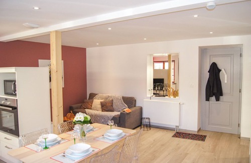 Rosheim Apartamento | Una casa de campo acogedora y confortable con vistas a la casa románica.