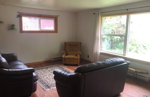 Slocan Casa | A cozy basecamp for your summer and winter adventures