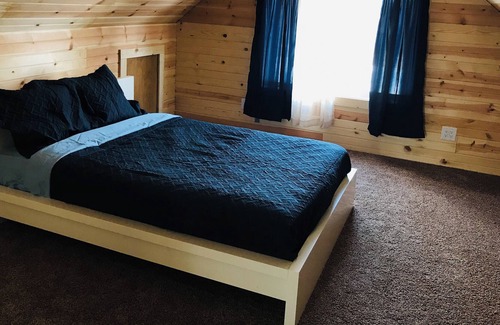 Kenosha Cabina | A cozy cabin getaway on a farm from hustle and bustle of Chicago and Milwaukee.